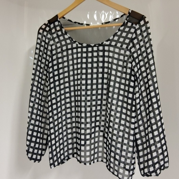 𝅺luxe USA Sheer top black white small l/s - Picture 1 of 6